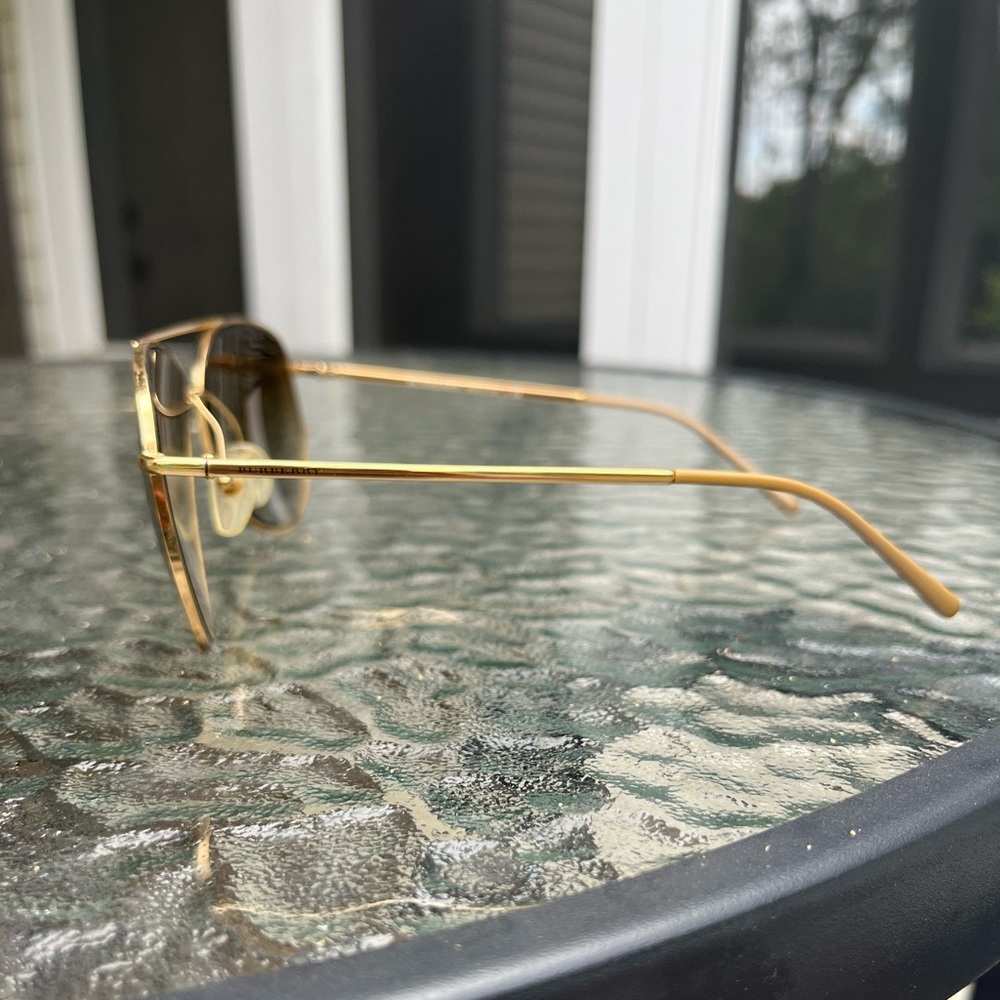 Burberry Sunglasses. Authentic. - Picture 2 of 6